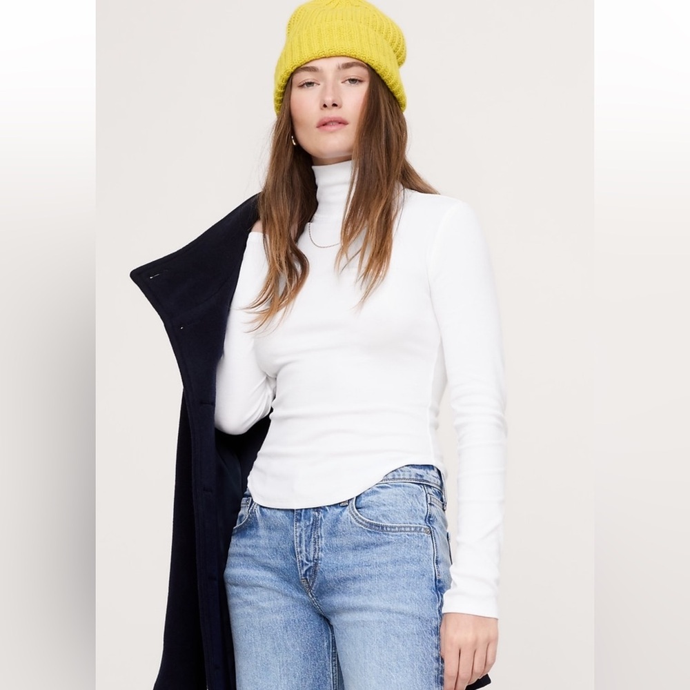 🆕 Banana Republic Ribbed Turtleneck T-Shirt